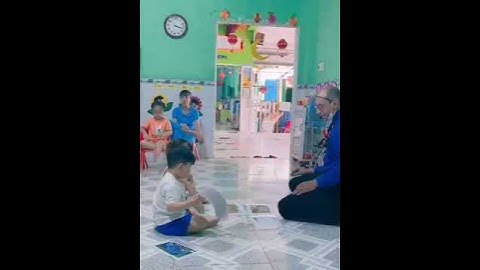 giờ học tiếng Anh của SuSu tại trường mầm non ánh sao