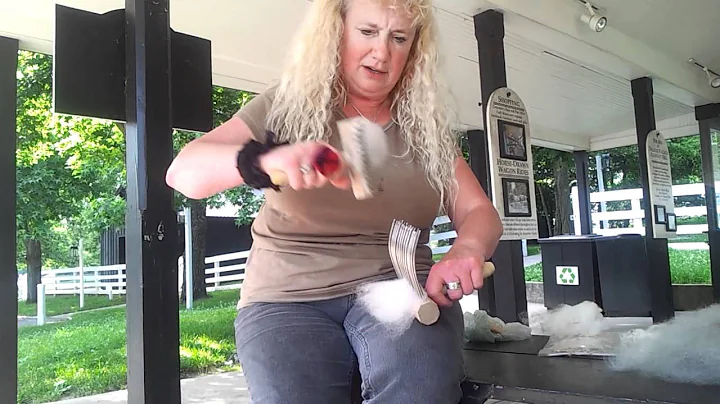Combing Wool the Right Way tutorial with Susan McF...