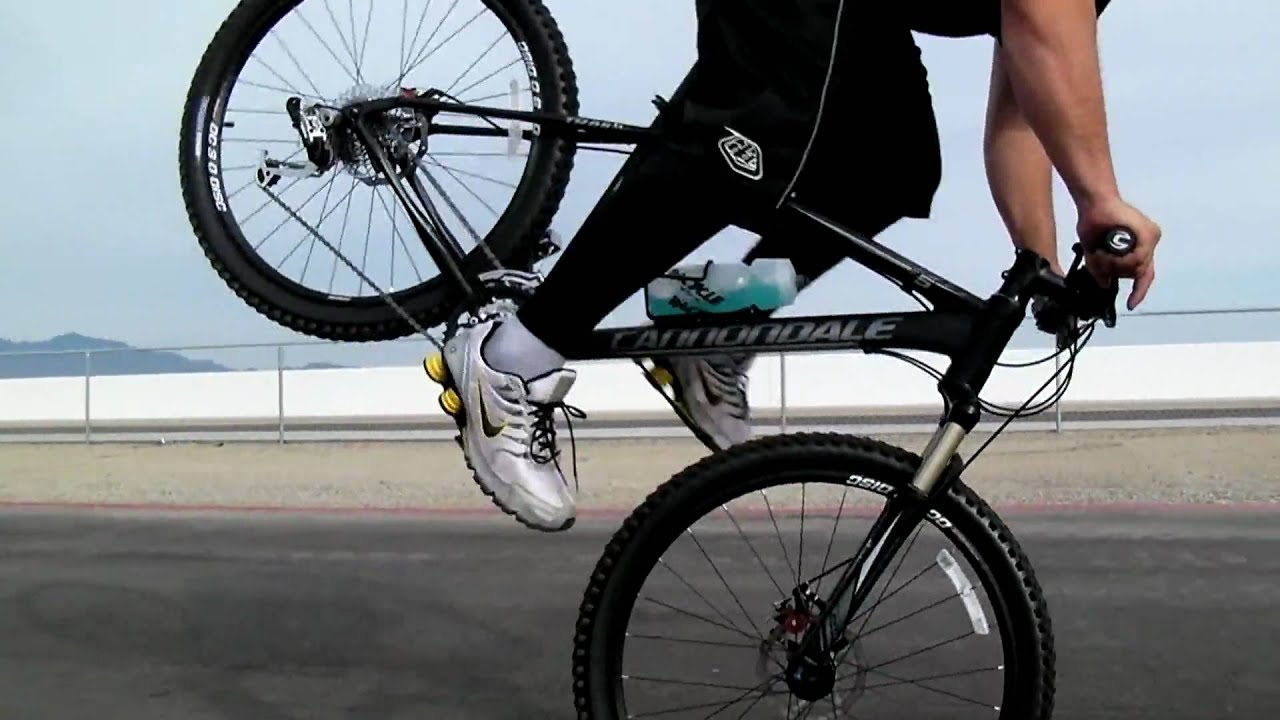 Cannondale Mountain Bike funny endo crash in the pits at Chuckwalla