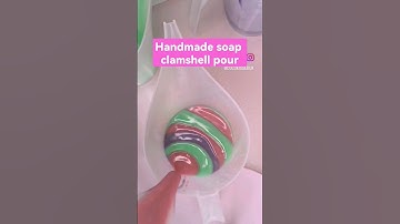 handmade soap with soap frosting. #handmadesoap #soapfrosting #soapmaking
