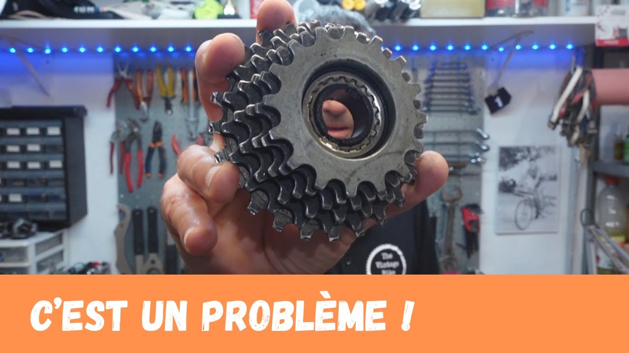 bicyclette vÃ © lo avec grosse roue Vélo vintage à grande roue selle et sacoch