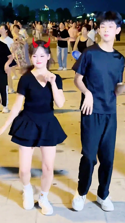 #bestshuffle #dance #fashion #dancer #trend #shuffle #cuttingshapes #shuffling #trending #dancing