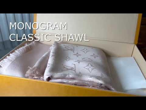 Louis Vuitton Monogram Classic Shawl Rose Poudre Silk