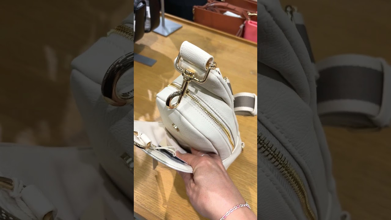 😍 Universal Thread Crossbody Bag 