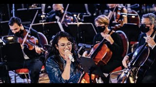Video thumbnail of "Ewa Farna & Karlovarský Symfonický Orchestr - Cicho (LIVE)"