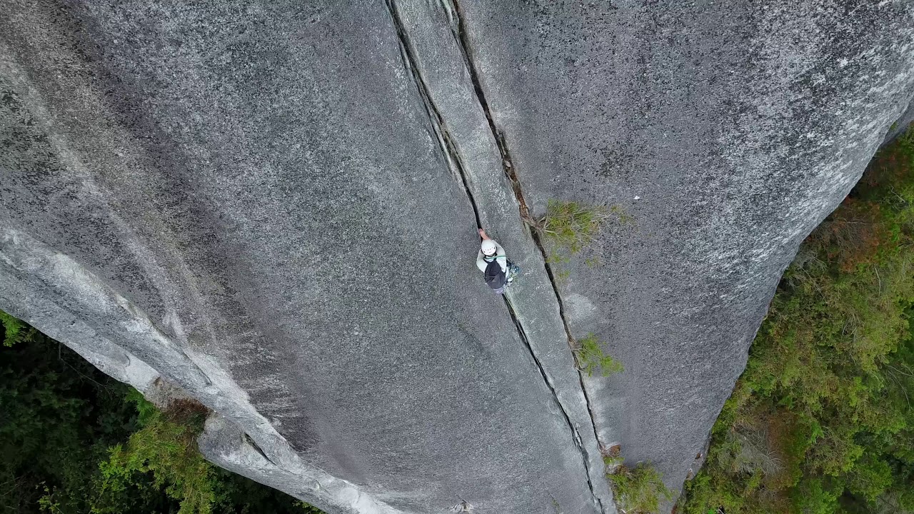 Calculus Crack climbing | Squamish, BC | Canada