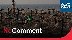 Brésil : des croix en hommage aux victimes du Covid-19 renversées