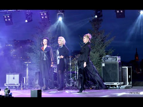 Видео: Талия, Даша Поланко, Зендая и другие, на параде в красном платье