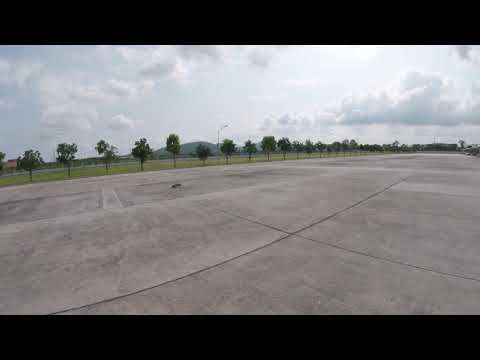 Traxxas Jato . - Exercising the Parking Lot