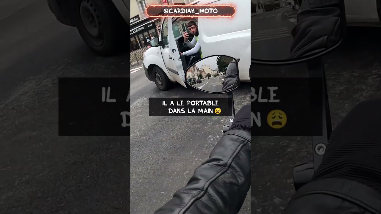 Un CHAUFFEUR LIVREUR Ultra DANGEREUX Moto Short Shorts Motovlog Motorcycle Youtubeshorts