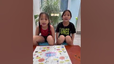 Tiếng Anh Giao Tiếp Tại Phan Thiết: Nyla and Lisa practice talking about Jobs