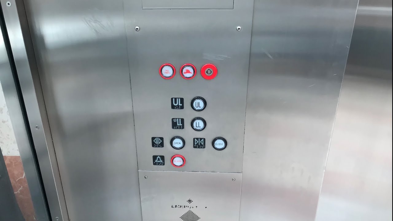 Huge 1994 Montgomery Hydraulic Glass Elevator at The Woodlands Mall (West Wing) (2021 Revisit)