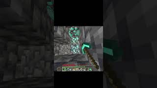 I kept mining… and every block was DIAMOND! 💀💎 #minecraft #minecraftshorts #minecraftmemes #memes