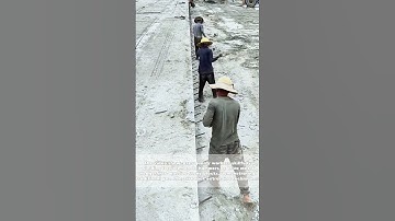 Stone Extraction Mastery: Workers Using Flexible-Handle Hammers for Precision Rock Splitting