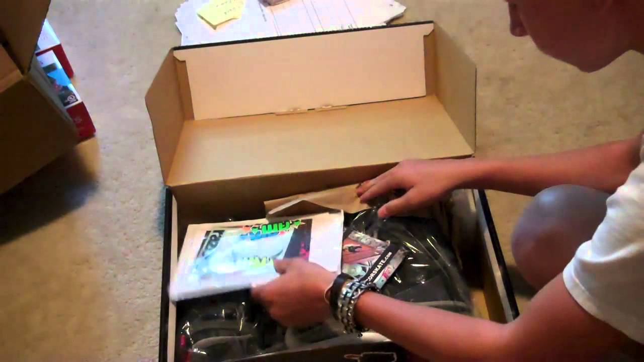 aggressive mall unboxing