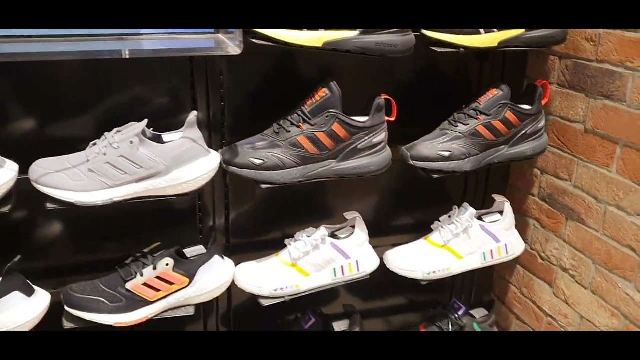 ALL ORIGINAL SHOES HERE IN FOOT LOCKER HAYATH MALL RIYADH KSA.