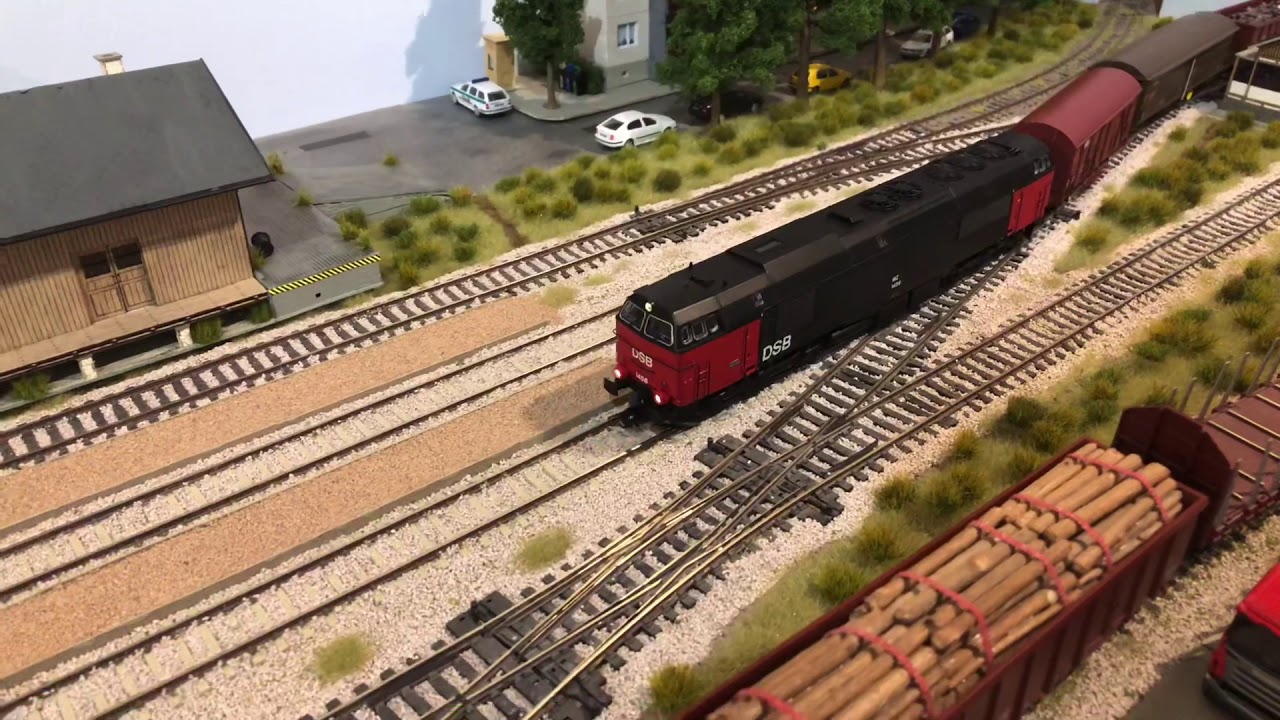 Weathering DSB Class S from Hobby Trade - YouTube