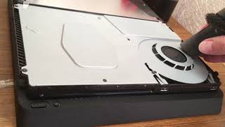 Как почистить PlayStation 4 (PS4 slim) screenshot 5