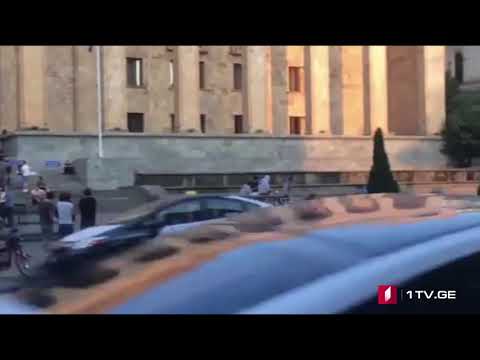 რუსთაველის გამზირზე საავტომობილო მოძრაობა აღდგა