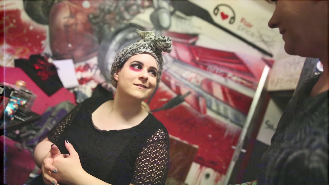 Guarda SUPERTESLA - Tancuj (Official video) su YouTube Guarda SUPERTESLA - Tancuj (Official video) su YouTube