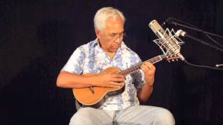 Video thumbnail of "Kimo Hussey playing "Killing me softly" on a DeVine Ukulele"