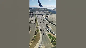 Hard landing at LAX 757-300
