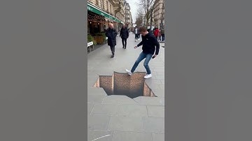 When 3D Art Becomes TOO REAL 🕳️ #OpticalIllusion#StreetArtPrank#3DArt