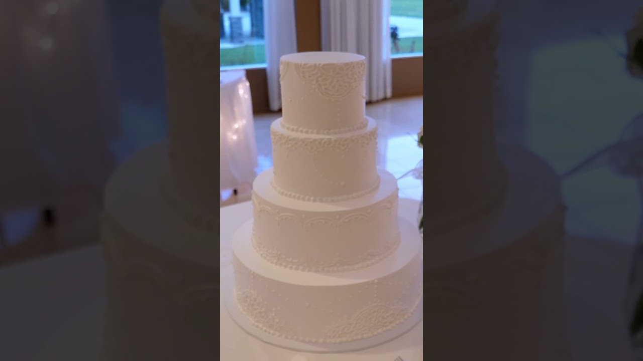 Emily & Patrick // Avon Oaks Country Club 