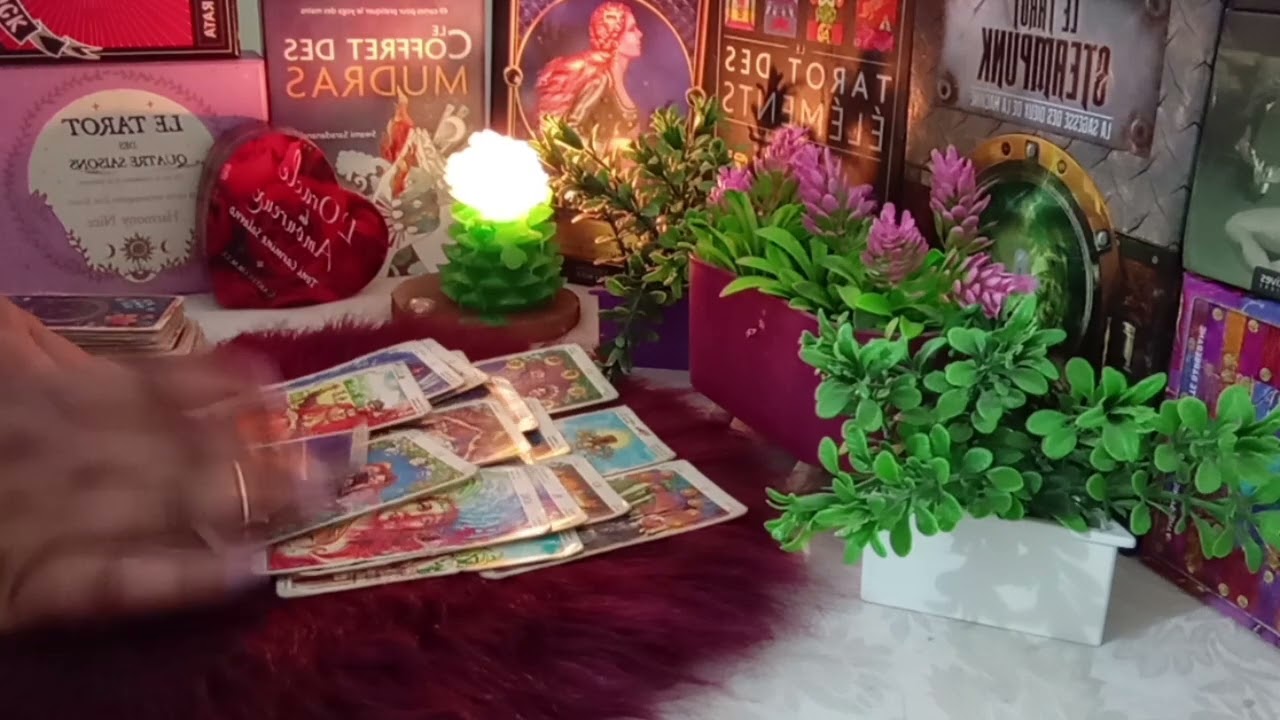 منجذبك جسديا/وجودك مهم في حياته/ منبهر بشخصيتك/عندو مركبات نقص امامك 😉