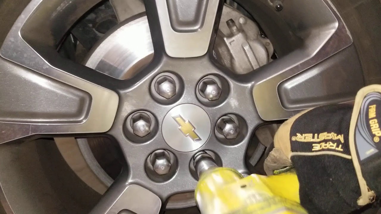 Changing the front and rear brake pads on a 20152020 Chevy Colorado