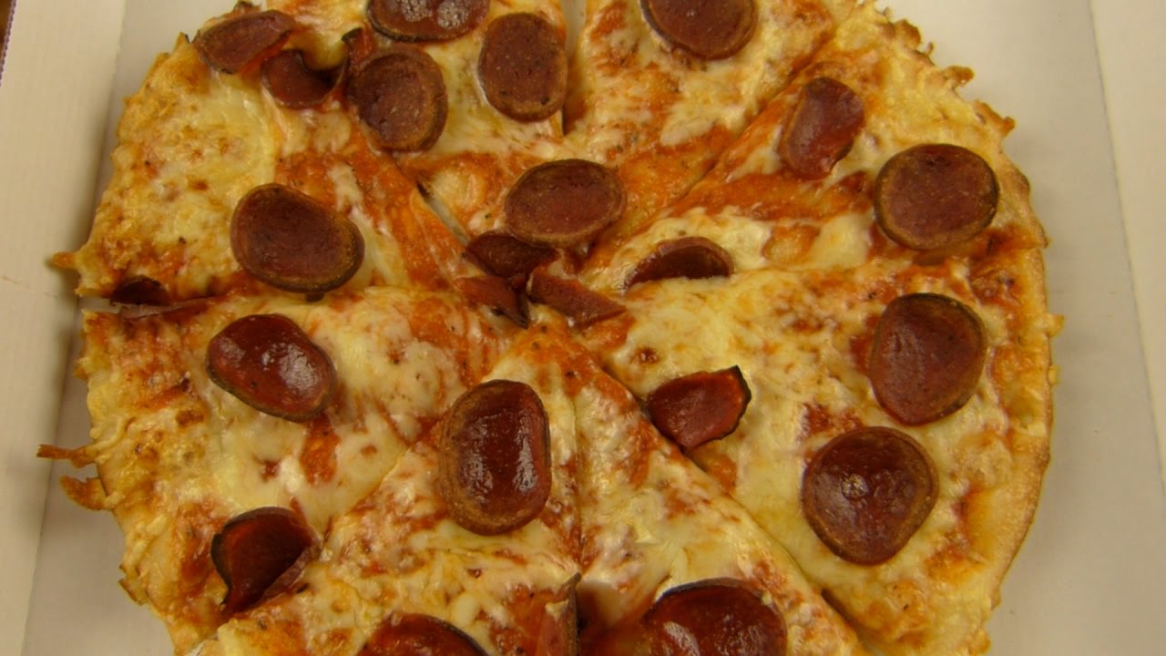 Pizza Kitchen - Sucuk Pizza - YouTube