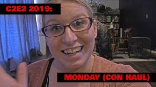 [C2E2 2019 ConVlog]: I forgot to film Sunday SO HERE'S MY CON HAUL.