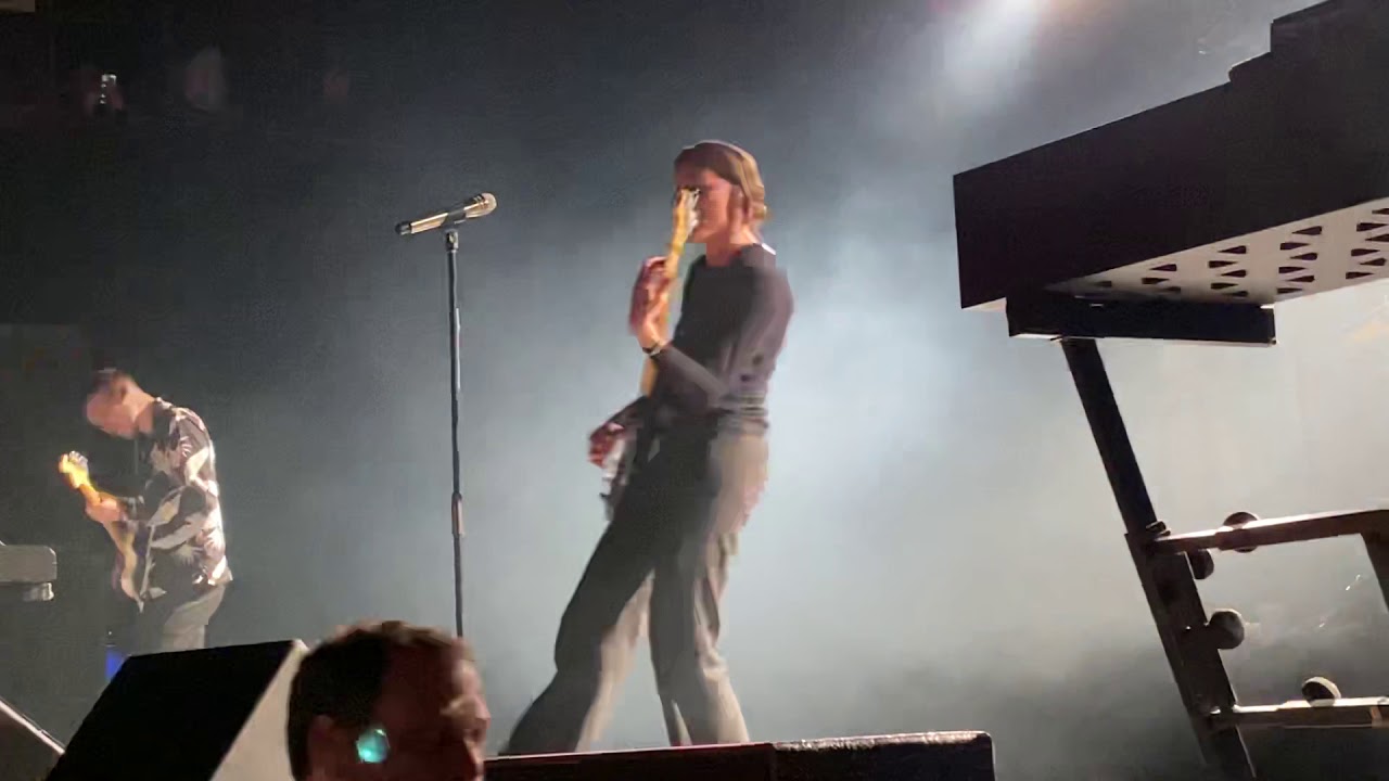 PVRIS - What’s Wrong (Live at the Rave)