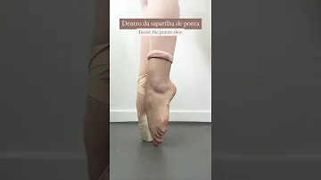 Como fica o pé da bailarina na sapatilha de ponta?