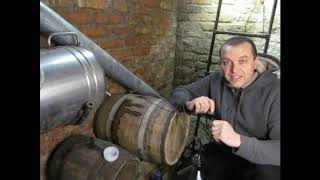 Homemade wine in an oak barrel. Overflow. How to store wine in an oak barrel. Exposure time.
