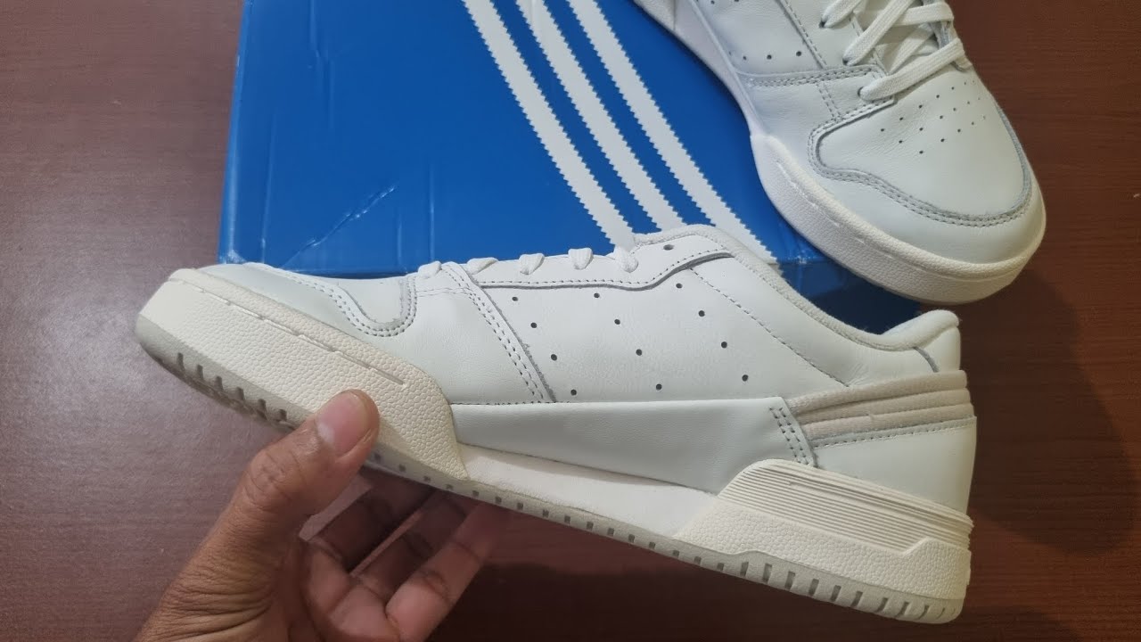 Bergaya dengan Sneakers Adidas Lifestyle Team Court 2.0