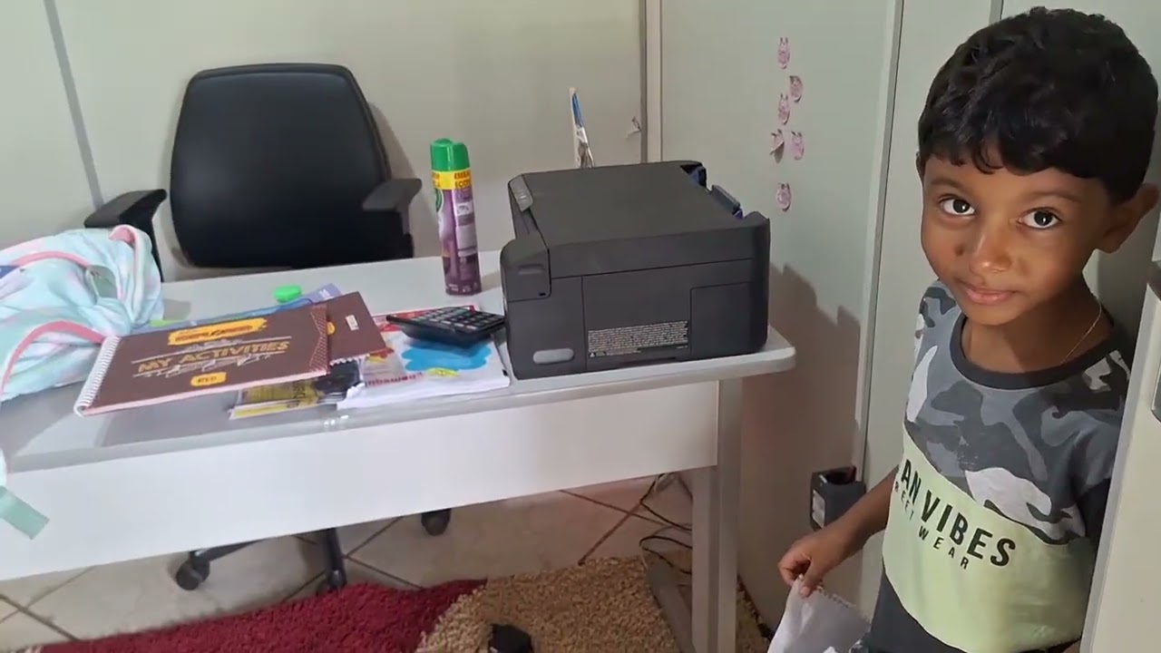 ARRUMANDO  UM CANTINHO DE ESTUDOS! Ficou muito legal!