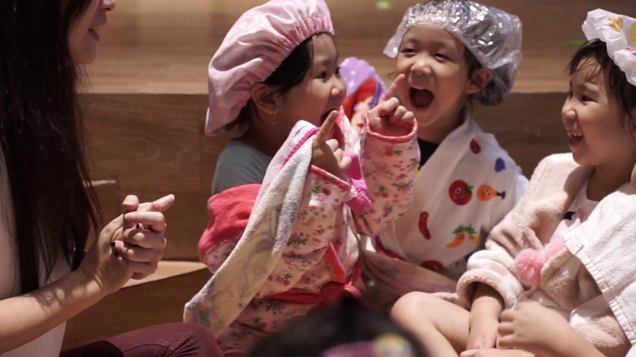 Ginger Mandarin Performance Day 2017 - YouTube