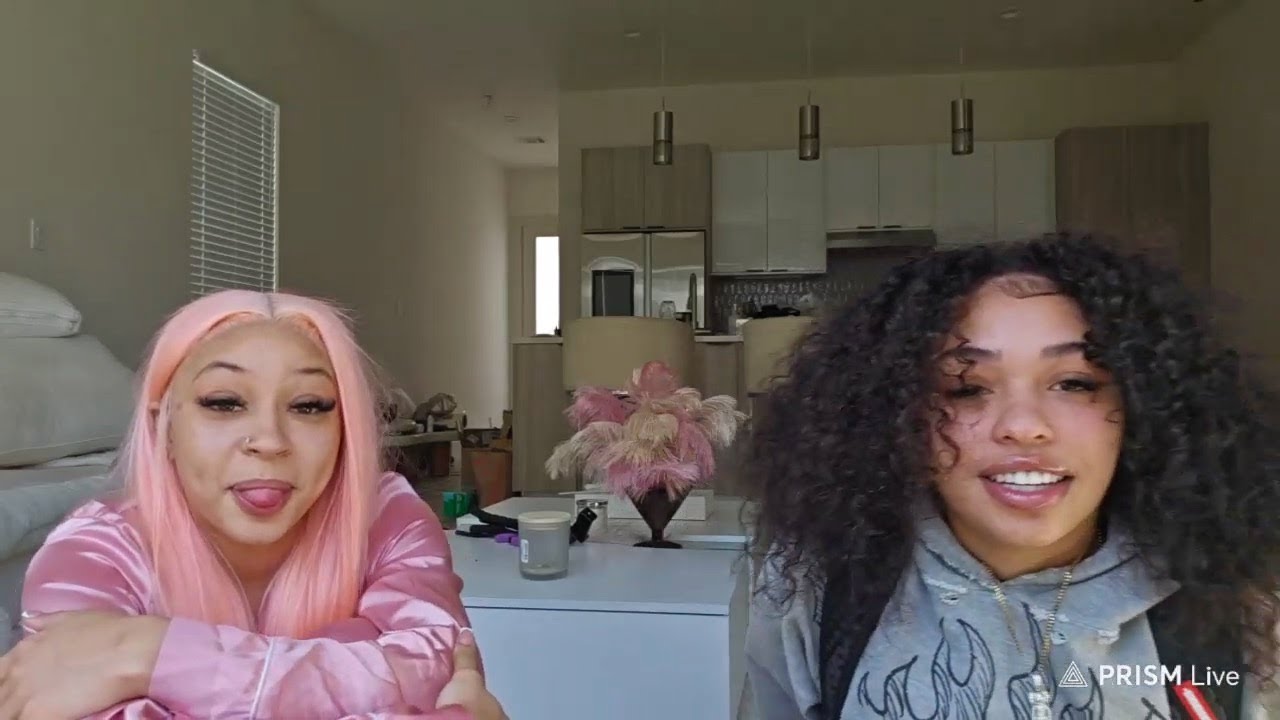 Lena Twitch Stream Part 1 4/10