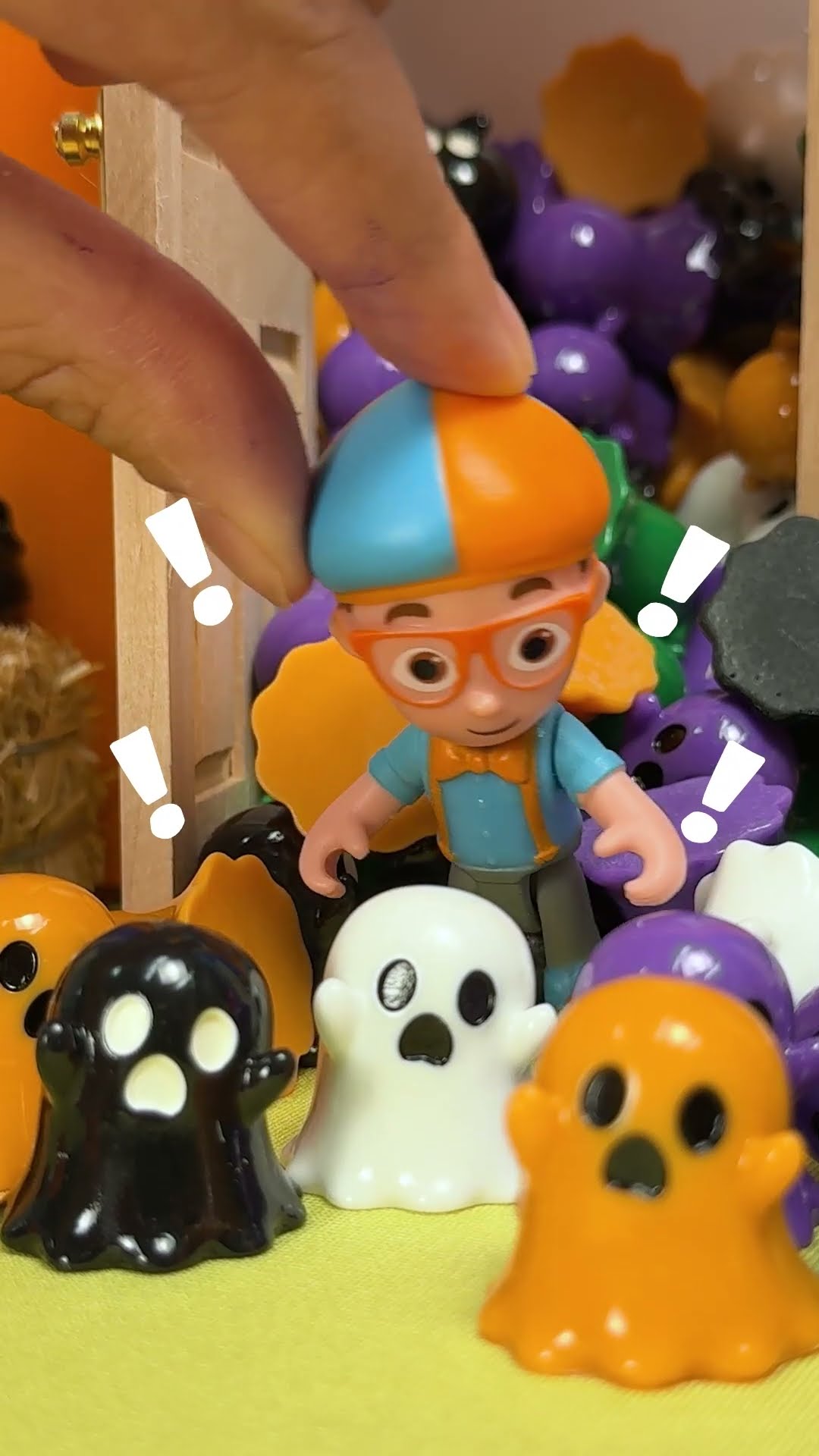 Knock Knock! Find the HIDDEN Halloween Shapes, Colors and GHOSTS?! #blippi #shorts