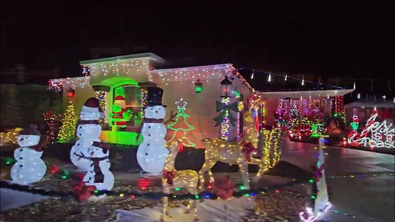 Christmas lights by golf cart in The Villages. - YouTube