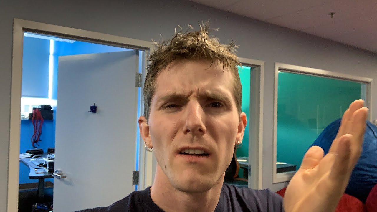 how does linus tech tips make money