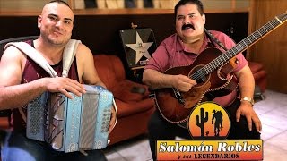 Video thumbnail of "Salomón Robles ft. Marito Aguilar - No Valio La Pena"