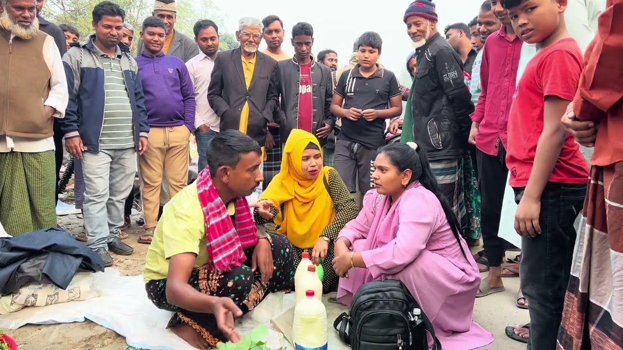 দুই সুন্দরী মহিলা বাজারে দুধ কিনতে গেলো অতঃপর যা ঘটলো