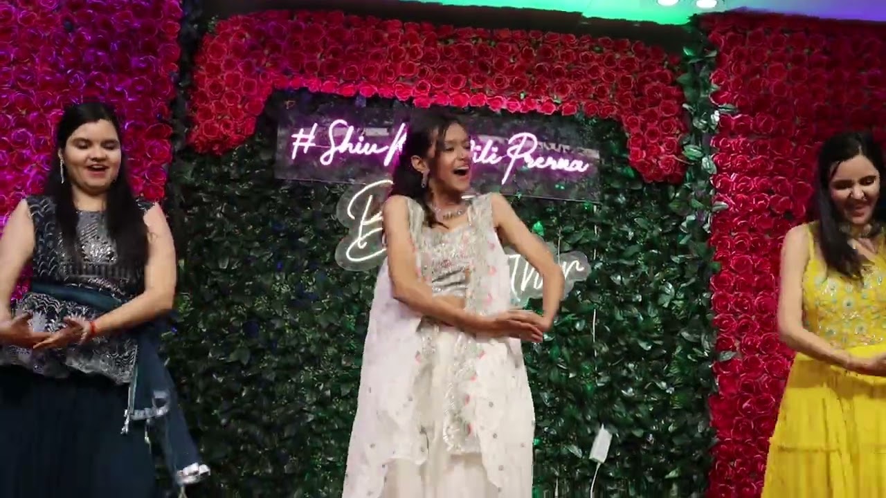 Sangeet dance performance by Groom's sister 