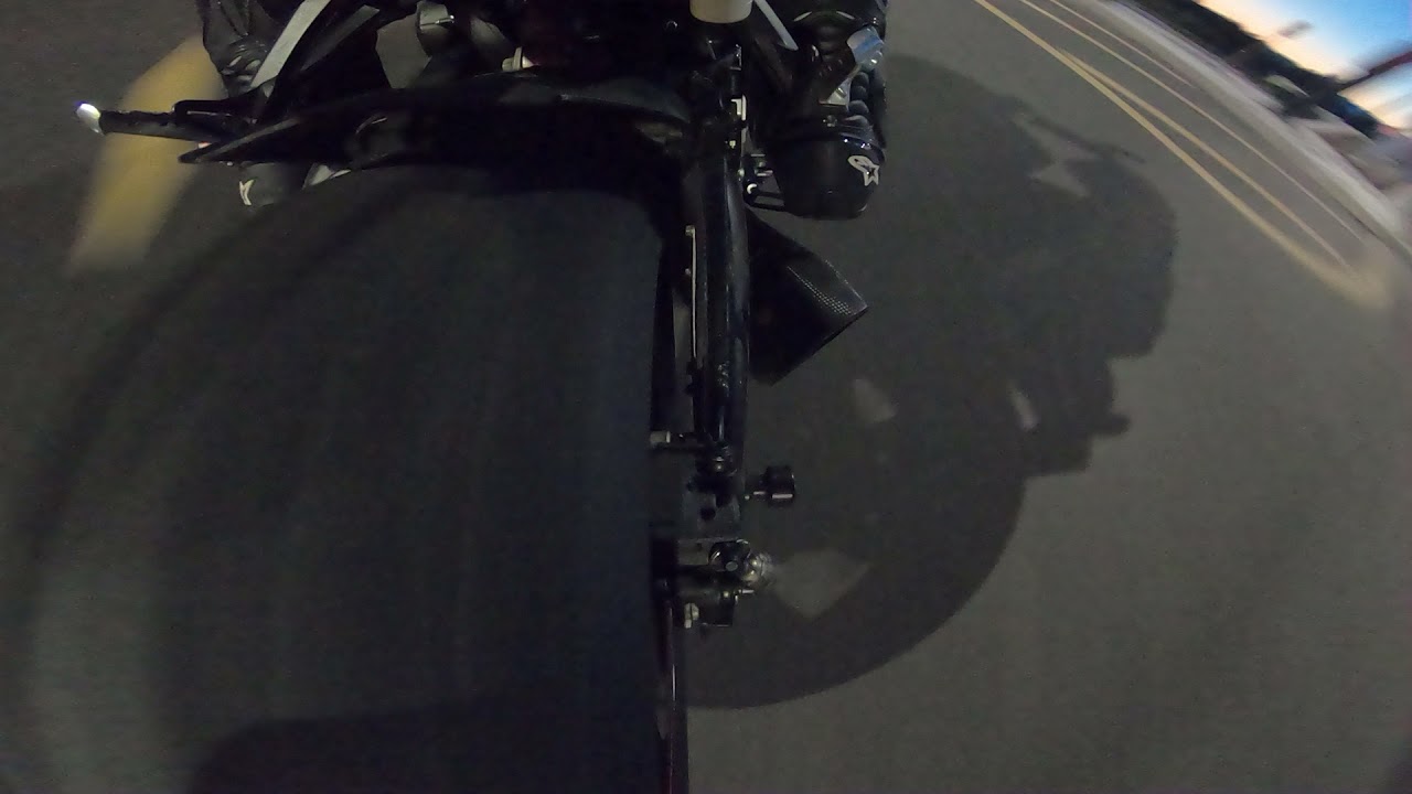 FZ09 SHOOTING FLAMES