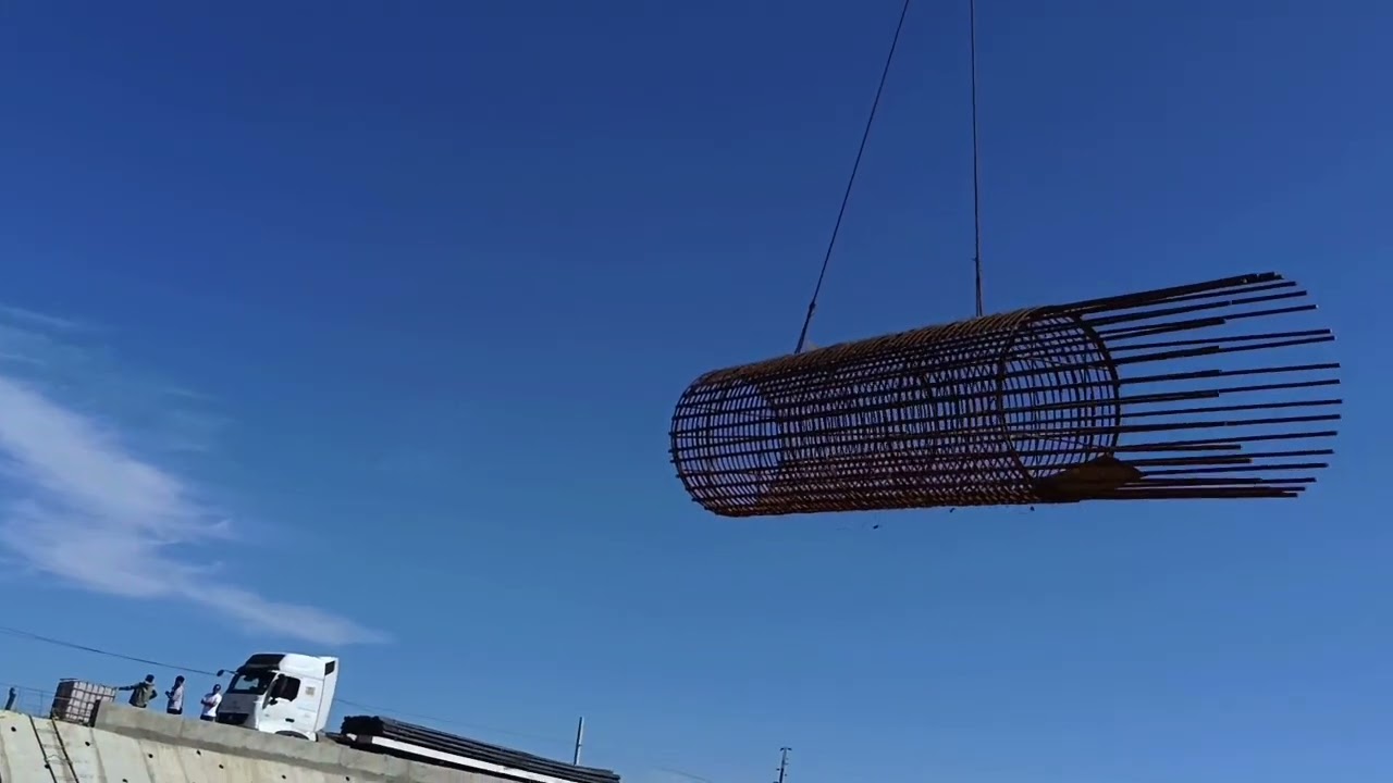 Ang paglipat ng bakal para sa poste ng tulay