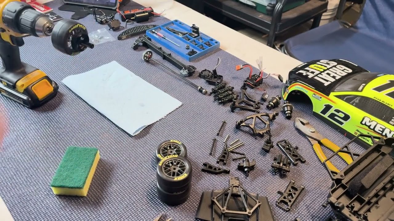 1/12 Losi Nascar: От коробки до трассы, часть 2