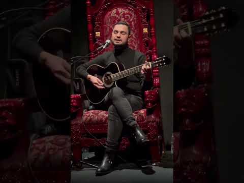 این خواتنده عالیه اما اسمش و نمیدونم