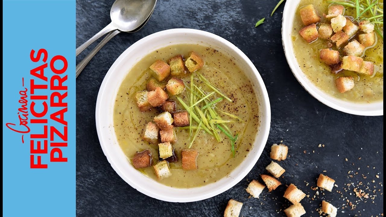 Sopa de papa & puerro cremosa con pan tostado | Felicitas Pizarro